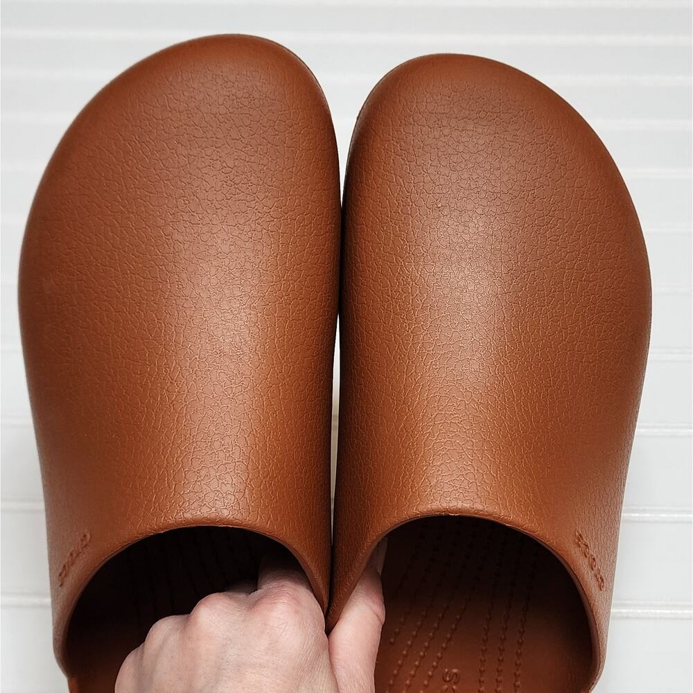 Crocs Dylan Clog Shoes Men's Size 11 Cognac - Picture 7 of 10